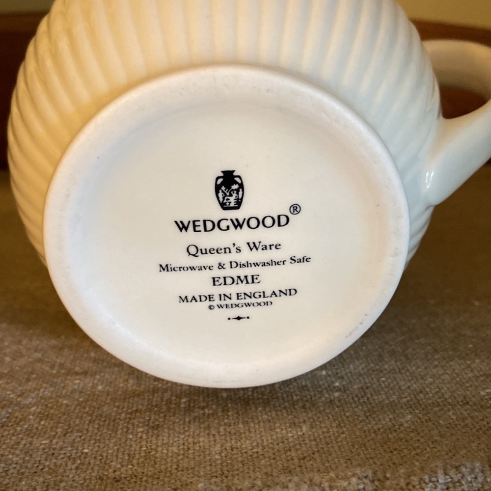 Wedgwood Edme 22oz Jug - Picture 3 of 3
